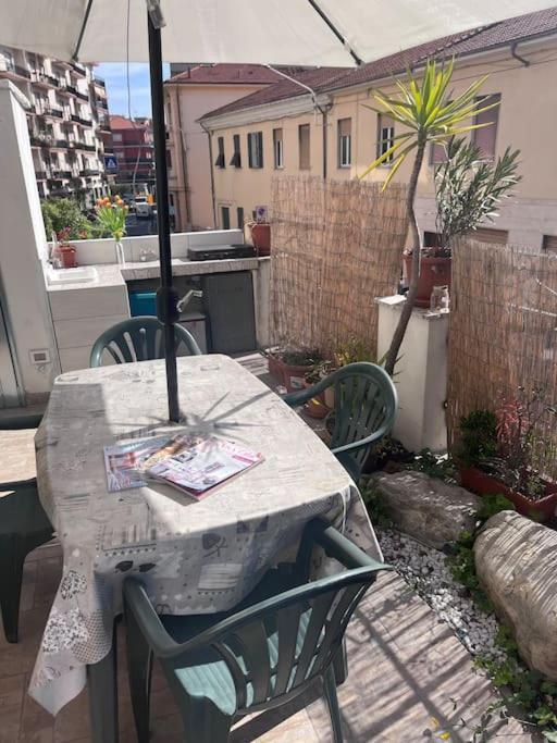 La Casa Del Sole Villa Imperia Luaran gambar